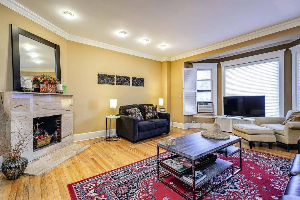 Brownstone In Gold Coast - Downtown Apartment Chicago